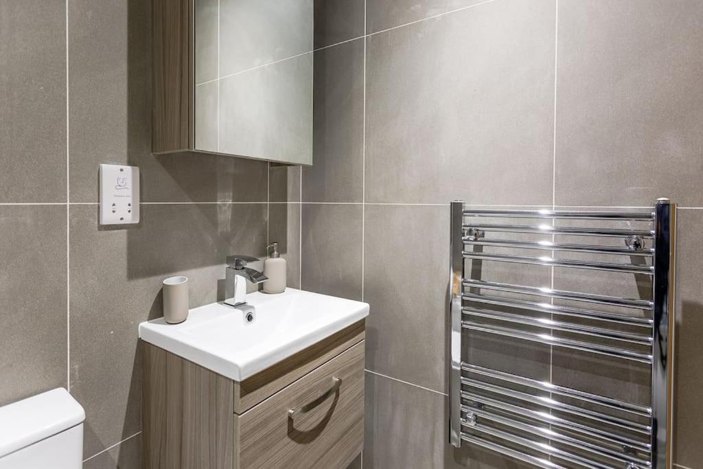 Апартаменти Stylish Duplex 5 Min From Centre Ньюкасл-апон-Тайн Екстер'єр фото